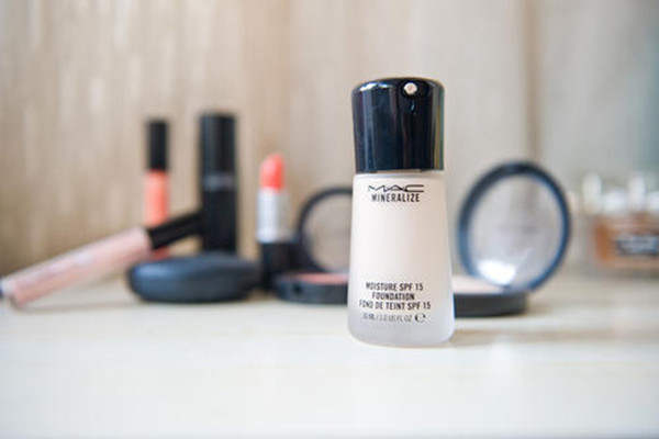 为什么每天敷面膜脸还是干(为什么天天敷面膜脸还是干燥的呢)