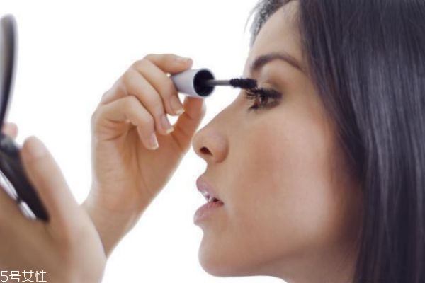 怎么样才能让眼睫毛快速变长,使睫毛变长的方法 怎么样才能让眼睫毛快速变长,使睫毛变长的方法
