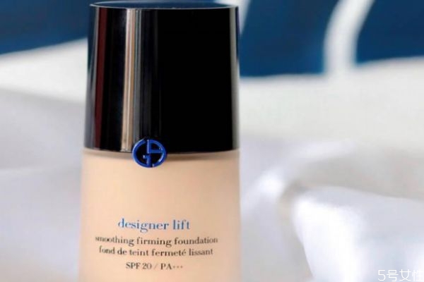 蓝标粉底液适合干皮吗,阿玛尼蓝标粉底液适合干皮吗