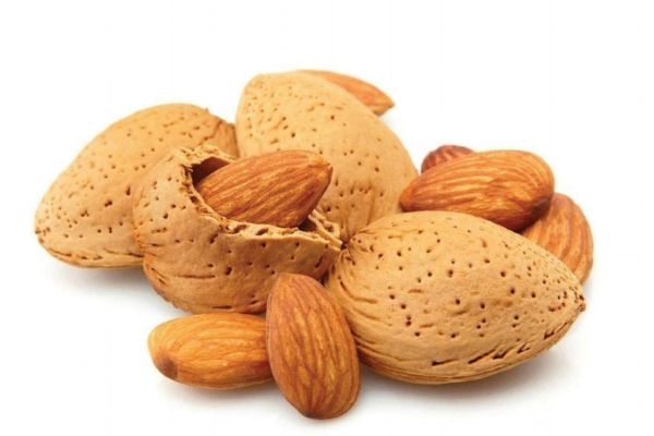 吃苦杏仁有什么注意的呢(吃苦杏仁的好处)