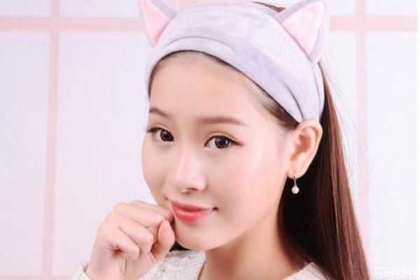 氨基酸洗面奶能祛痘吗(氨基酸洗面奶祛痘吗)