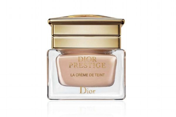 黄皮肤怎么变白(黄皮肤怎么变白皮肤简单有效)