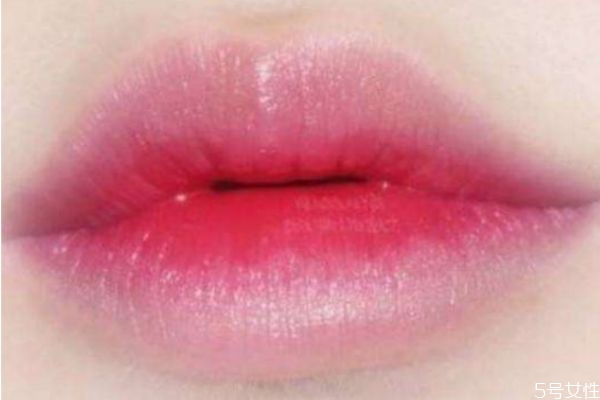 眼霜使用手法(用眼霜的正确手法)