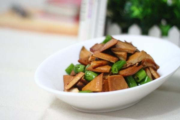 豆干表面黏还能吃吗(豆干表面发粘还能吃吗)