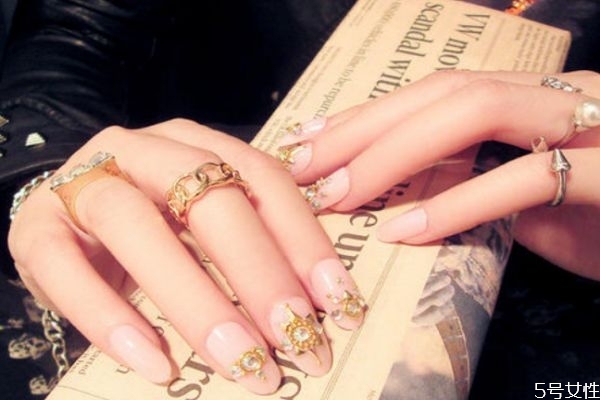 痘痘可以用粉刺针挑吗,黑头粉刺可以用粉刺针挤吗