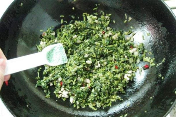 雪里红猪肉饺子做法(雪里红猪肉饺子的做法)