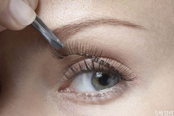 容易长闭口需要注意什么(如何避免长闭口)