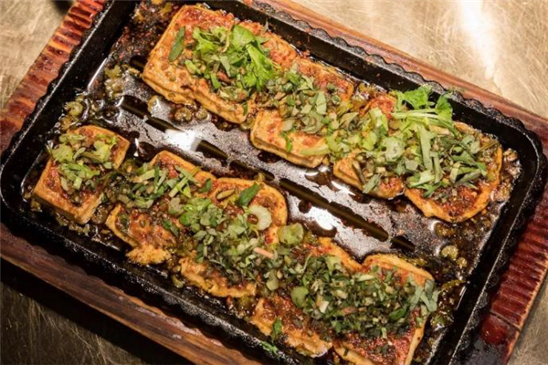 粉刺能不能用针挑出来,长痘痘可以用针来挑吗