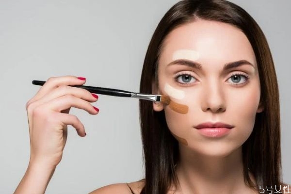 睡前洗脸方法(睡前洗脸后的护肤步骤)