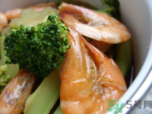 西兰花炒虾做法(西兰花炒虾仁怎么做好吃又简单) 西兰花炒虾做法(西兰花炒虾仁怎么做好吃又简单)