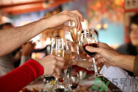 硅霜和硅e乳使用感受(硅霜和硅e乳哪个好)