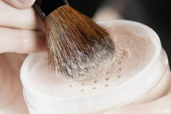 芦荟蜂蜜面膜(芦荟蜂蜜面膜的功效和作用)