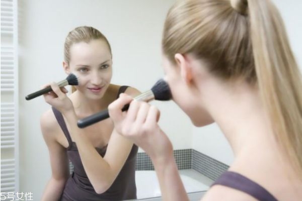 脸部高光和阴影怎么画,脸部阴影怎么画才自然