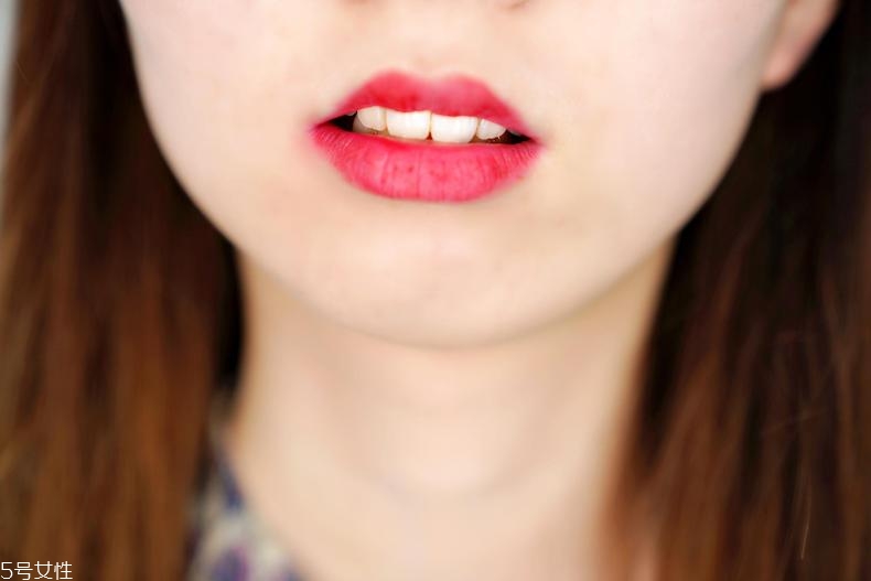 粉底液分层了怎么办,粉底液分层是怎么回事