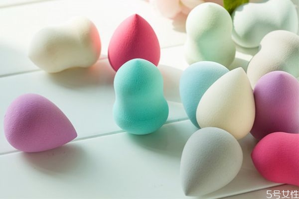 雅诗敦喷雾使用方法(雅诗敦喷雾使用方法)