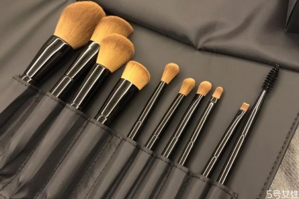 如何识别已经过期的牛奶(如何判断牛奶是否过期)