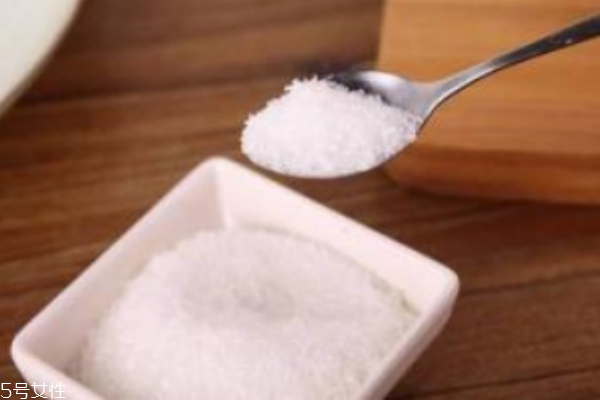 调馅料不宜加味精(调肉馅要不要放味精)