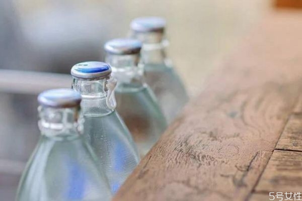 减肥什么时候喝水较好(减肥什么时候喝水最好)