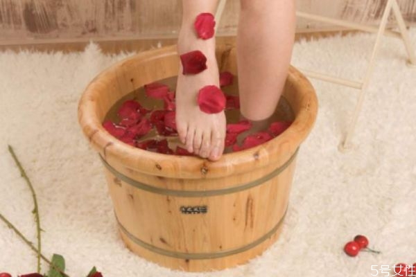 泡脚有什么注意(泡脚有什么注意事项)