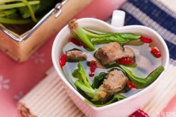 产妇喝猪肝汤有什么注意(产妇能喝猪肝汤吗) 产妇喝猪肝汤有什么注意(产妇能喝猪肝汤吗)