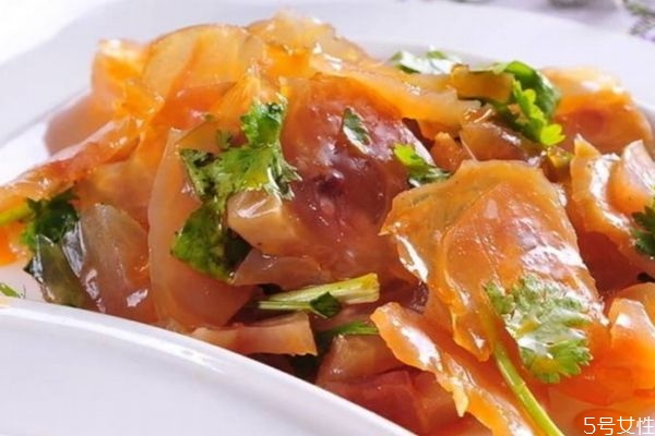 牛筋的热量有多少呢(牛筋的热量是多少大卡)