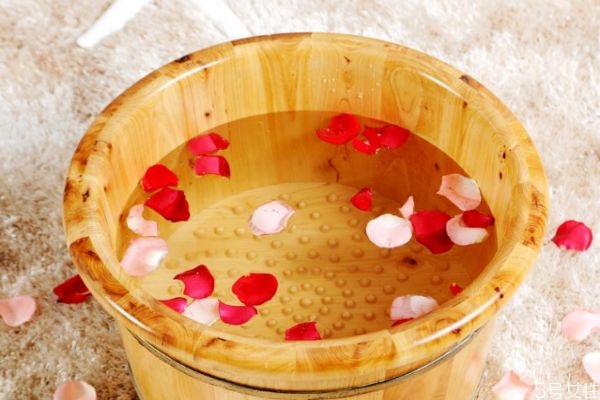 泡脚有什么注意的呢(泡脚应该注意什么)