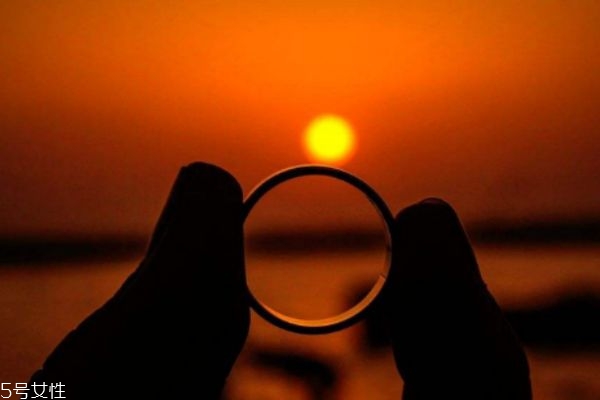 最痴情的是什么星座呢(哪个星座最痴情)