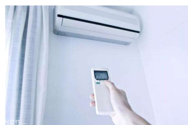 夏天如何给宝宝正确吹空调(夏天宝宝可以吹空调应该注意什么)