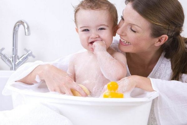 宝宝泡澡需要注意什么(宝宝可以用什么泡澡) 宝宝泡澡需要注意什么(宝宝可以用什么泡澡)