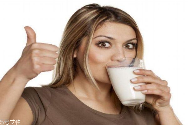 喝牛奶有什么好处(喝牛奶有什么好处坏处)