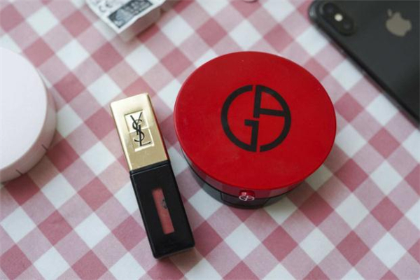 电子烟和普通烟哪个危害大(电子烟和普通烟哪个危害大一点)