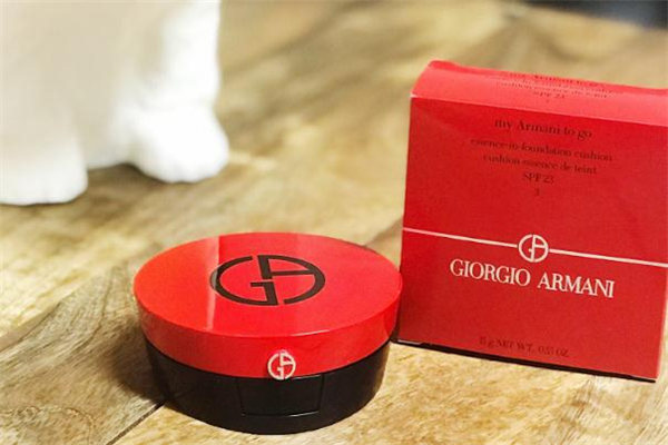 牛奶面膜的作用和功效(牛奶海藻面膜的功效和作用)