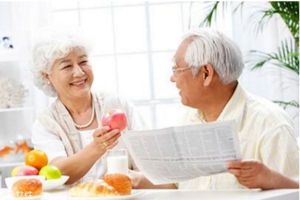 中老年人补钙时不能吃什么(老年人吃什么可以补钙)