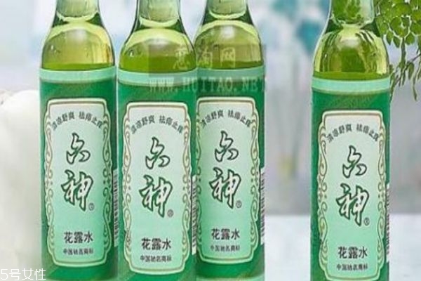 如何正确使用花露水(如何正确使用花露水驱蚊)