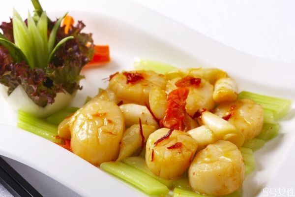 诗碧曼美白轻盈隔离霜,碧欧泉美白隔离霜