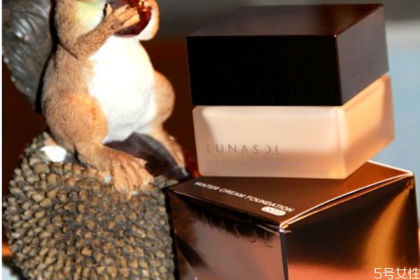 haba唇膏的主要成分是什么(haba润唇膏)