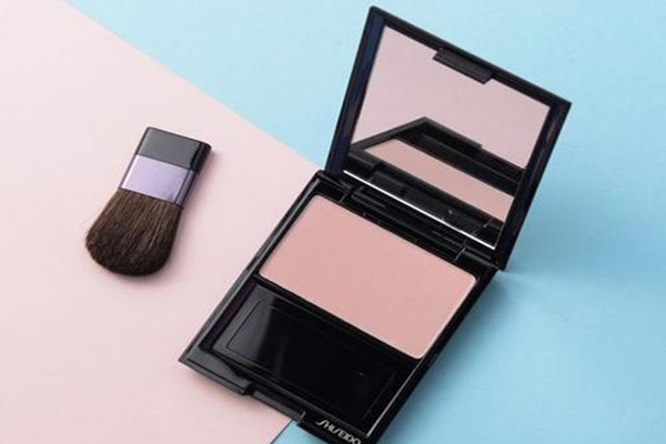 如何自制芦荟胶(自己用芦荟怎么做芦荟胶)