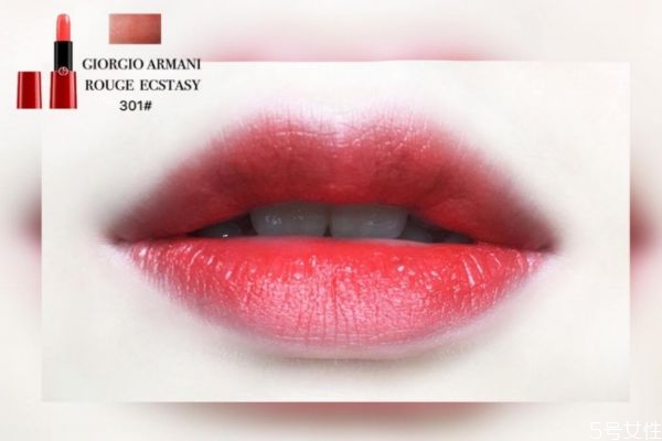 女性穿着暗示(女生的各种暗示)