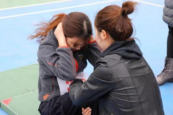 仰卧起坐可以天天做吗(俯卧撑和仰卧起坐可以天天做吗)