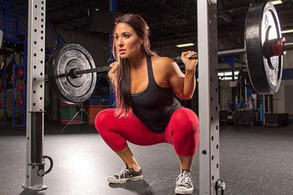 女生力量训练的优势(适合女生的力量训练有哪些) 女生力量训练的优势(适合女生的力量训练有哪些)