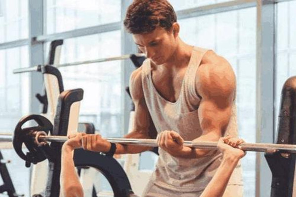 健身时关节响要继续练吗(健身的时候关节响)