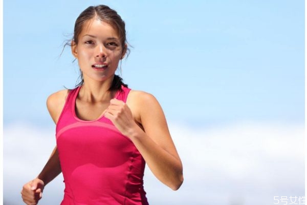 为什么会产生颈纹(颈部有皱纹是什么原因)