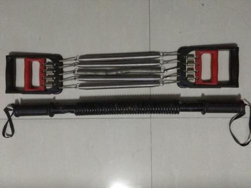 臂力器和哑铃哪个好(臂力器和哑铃哪个好)