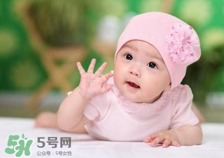 宝宝发烧出汗后可以洗澡吗(宝宝发烧出汗后可以洗澡吗) 宝宝发烧出汗后可以洗澡吗(宝宝发烧出汗后可以洗澡吗)