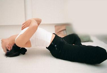 肩部放松操怎么做(肩颈放松操)