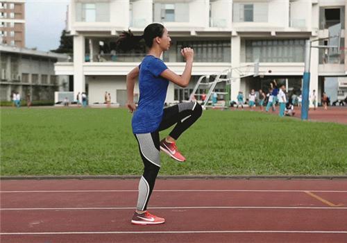 高抬腿能消耗多少卡路里(高抬腿能消耗多少卡路里)