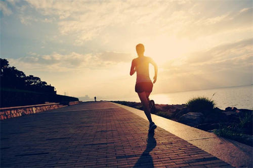 变速跑和慢跑哪个减肥(变速跑和慢跑哪个减肥)