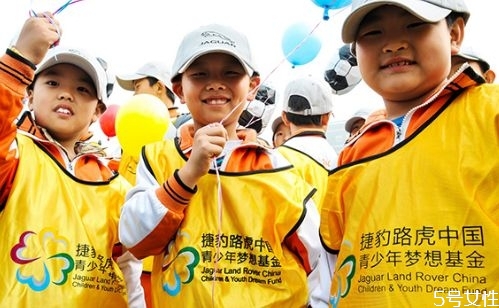 全球最好用口碑最好的精华液(全球最好用的十大精华液)