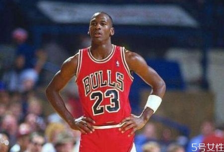 乔丹有哪些经典的比赛(乔丹最经典的比赛是哪一场) 乔丹有哪些经典的比赛(乔丹最经典的比赛是哪一场)