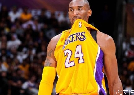 科比在人们眼里是什么样子的呢(科比是一位什么样的人)